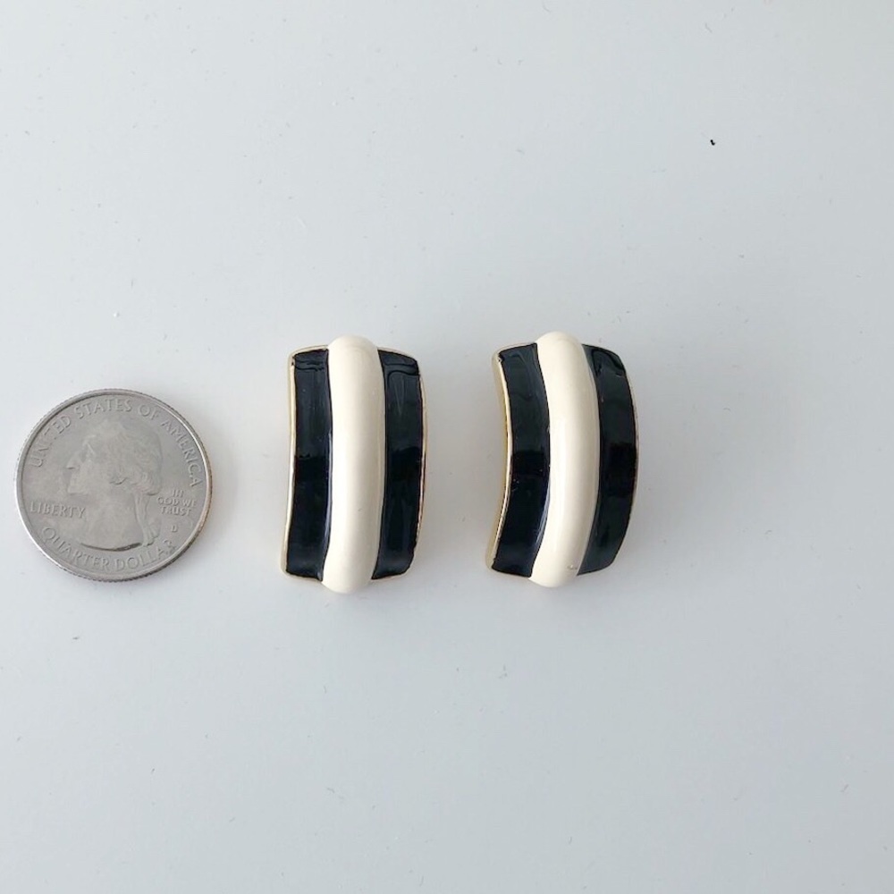 Vintage MONET clip earrings